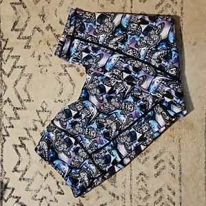 CVG Metamorphosis lavender capri leggings